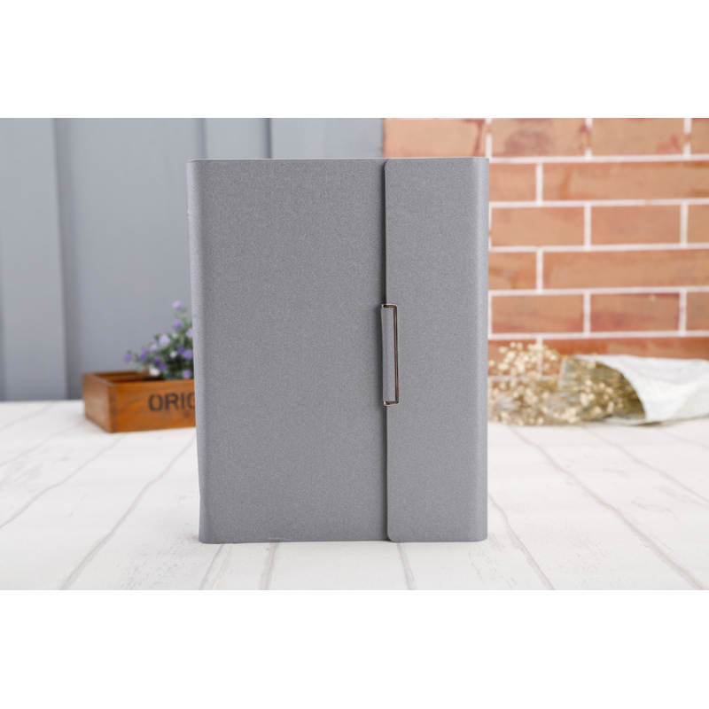 Loose-leaf business notebook